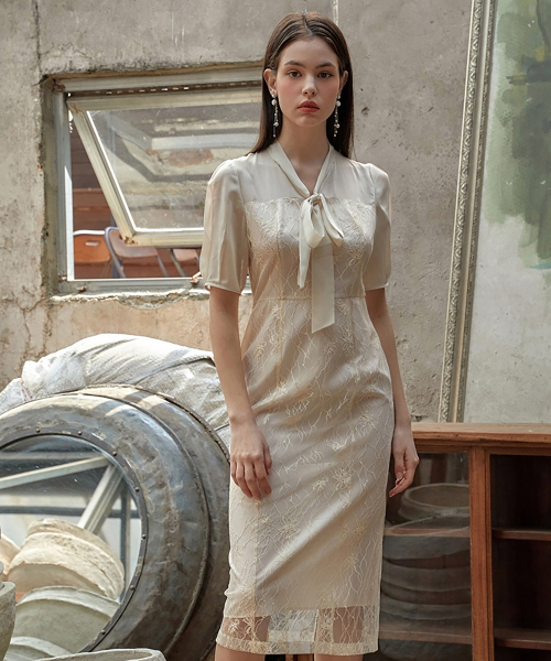 JULIY&CALLA(ジュリー&カラー)の「24SS カラー91 シークレットガーデン アイビー リボンタイ レース ワンピース ベージュ(ワンピース・レディース・その他・SMALL/MEDIUM)」の3枚目の写真