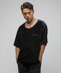 VANQUISH（ヴァンキッシュ）の「VANQUISH / ヴァンキッシュ VA embroidery ベロア Tシャツ（Tシャツ/カットソー）」