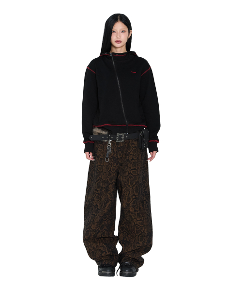 AAKAM(アーカム)の「Python Patterned Denim Pants (Brown)(デニムパンツ・レディース・その他・1/2)」の4枚目の写真