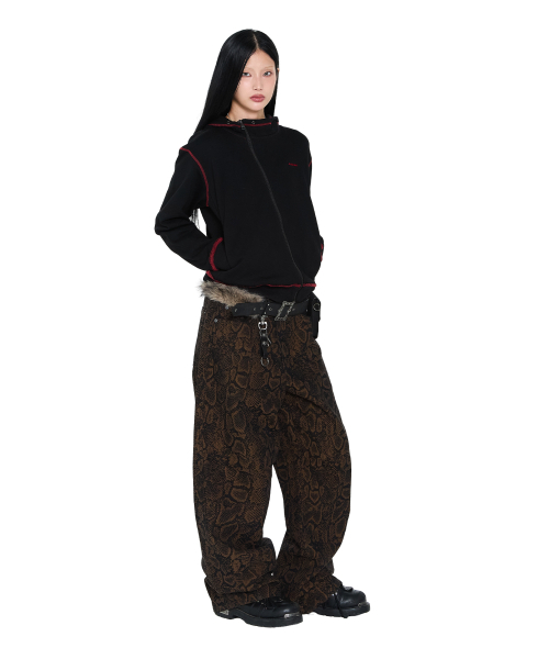 AAKAM(アーカム)の「Python Patterned Denim Pants (Brown)(デニムパンツ・レディース・その他・1/2)」の8枚目の写真