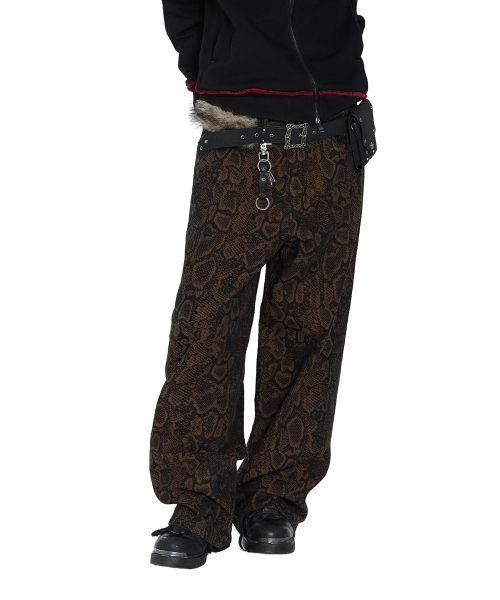 AAKAM(アーカム)の「Python Patterned Denim Pants (Brown)(デニムパンツ・レディース・その他・1/2)」の9枚目の写真