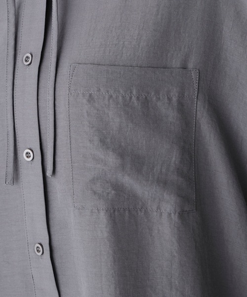 BONLECILL(ボンルシール)の「【UVカット率97%】ライトシアーギャザー 涼しげ オーバーフーディーシャツパーカー【纏うUVケア - ソルヴェール】(シャツ/ブラウス・レディース・ブラウン/ピンク/ネイビー系1/ベージュ/ブルー系1/ブラック/ライトブルー/オフホワイト/チャコールグレー/ライトイエロー・FREE)」の15枚目の写真