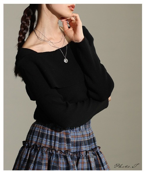 Sawa a la mode（サワアラモード）の「リボンブローチ付きオフショル風ニットトップス（ニット/セーター・レディース・オフホワイト・FREE）」の2枚目の写真