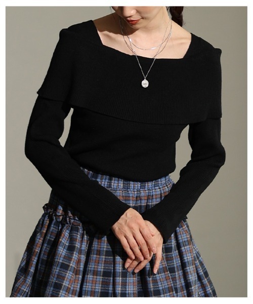 Sawa a la mode（サワアラモード）の「リボンブローチ付きオフショル風ニットトップス（ニット/セーター・レディース・オフホワイト・FREE）」の7枚目の写真