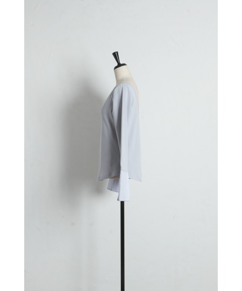 ARVELLIA(アルベリア)の「SPLIT CUFF TOPS(Tシャツ/カットソー・レディース・ブラック/サックスブルー・M)」の7枚目の写真