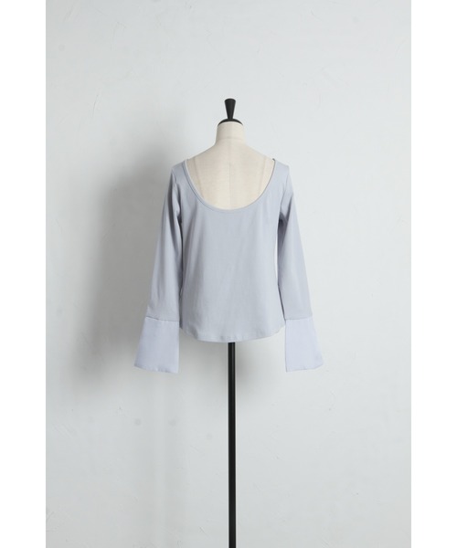ARVELLIA(アルベリア)の「SPLIT CUFF TOPS(Tシャツ/カットソー・レディース・ブラック/サックスブルー・M)」の8枚目の写真
