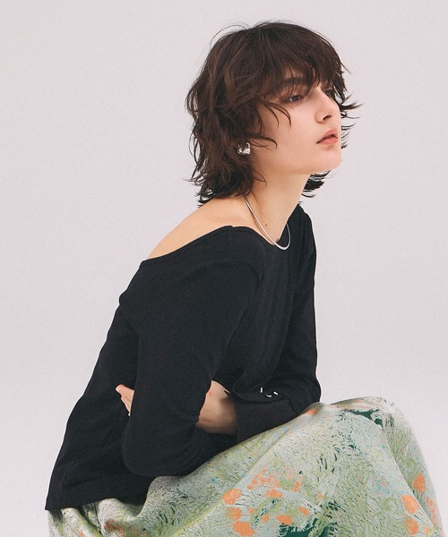 ARVELLIA(アルベリア)の「SPLIT CUFF TOPS(Tシャツ/カットソー・レディース・ブラック/サックスブルー・M)」の18枚目の写真