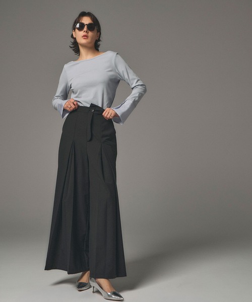 ARVELLIA(アルベリア)の「SPLIT CUFF TOPS(Tシャツ/カットソー・レディース・ブラック/サックスブルー・M)」の22枚目の写真