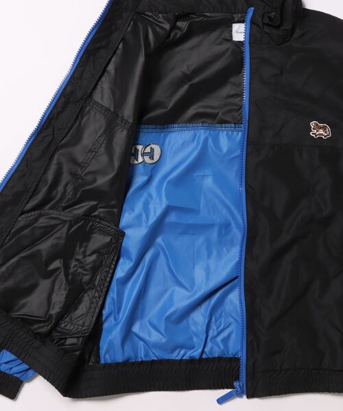 GROOVY COLORS(グルービーカラーズ)の「Recycled Polyester 2tone Zip Jacket(マウンテンパーカー・キッズ・ブラック/ベージュ・135/145)」の5枚目の写真