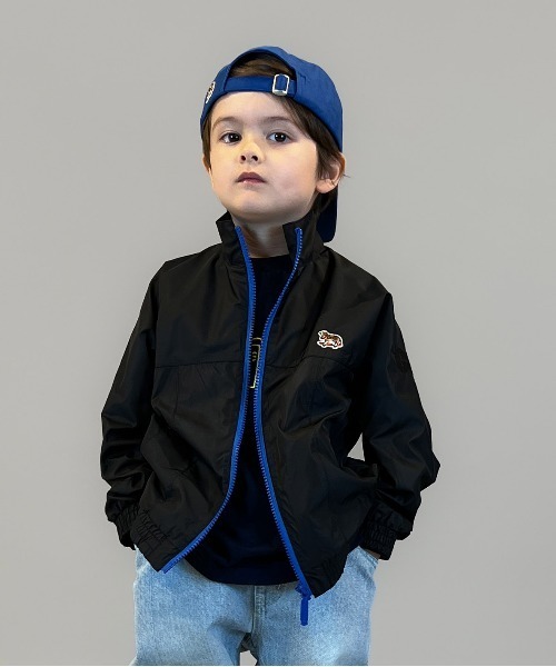 GROOVY COLORS(グルービーカラーズ)の「Recycled Polyester 2tone Zip Jacket(マウンテンパーカー・キッズ・ブラック/ベージュ・135/145)」の7枚目の写真