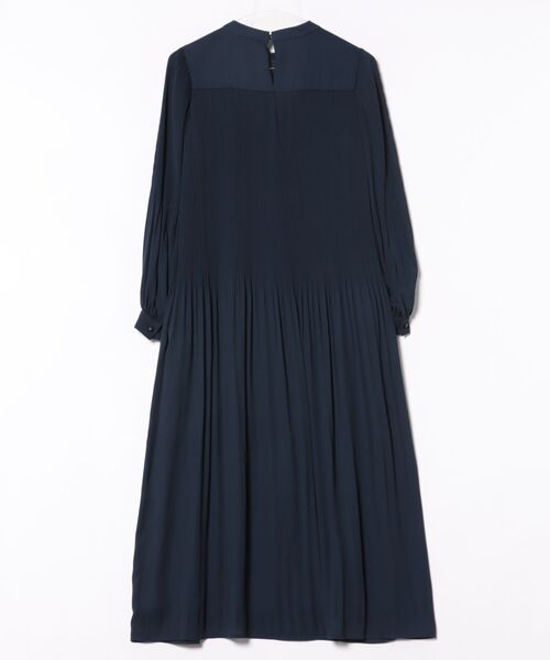 STRAWBERRY-FIELDS(ストロベリーフィールズ)の「ジョーゼット_クリスタルプリーツワンピース(ワンピース・レディース・ブラック×ベージュ/ネイビー/ライトブルー・2)」の13枚目の写真