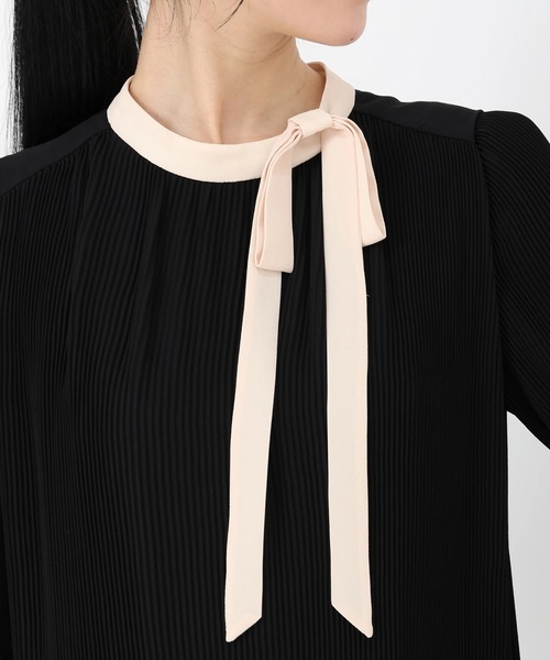 STRAWBERRY-FIELDS(ストロベリーフィールズ)の「ジョーゼット_クリスタルプリーツワンピース(ワンピース・レディース・ブラック×ベージュ/ネイビー/ライトブルー・2)」の7枚目の写真