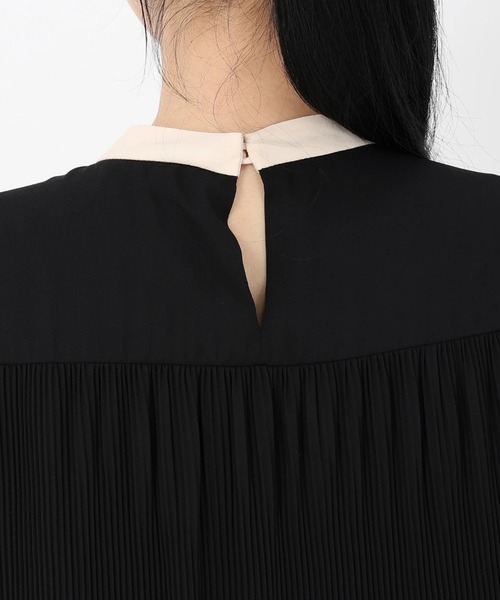 STRAWBERRY-FIELDS(ストロベリーフィールズ)の「ジョーゼット_クリスタルプリーツワンピース(ワンピース・レディース・ブラック×ベージュ/ネイビー/ライトブルー・2)」の8枚目の写真