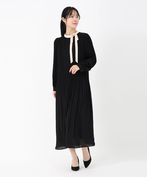 STRAWBERRY-FIELDS(ストロベリーフィールズ)の「ジョーゼット_クリスタルプリーツワンピース(ワンピース・レディース・ブラック×ベージュ/ネイビー/ライトブルー・2)」の12枚目の写真