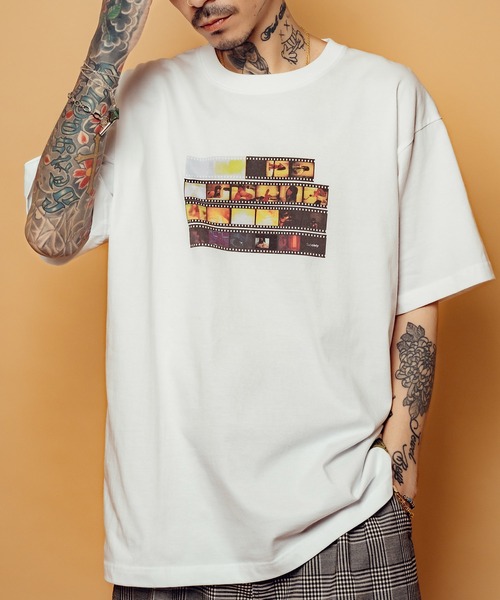 Subciety(サブサエティ)の「Reversal film tee(Tシャツ/カットソー・メンズ・ブラック/ホワイト・SMALL/MEDIUM/LARGE/X-LARGE/XX-LARGE)」の1枚目の写真