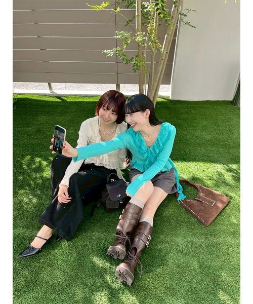 LILY BROWN（リリーブラウン）の「ボリュームフリルニットトップス（ニット/セーター・レディース・オフホワイト/グレー/ターコイズブルー・F）」の10枚目の写真