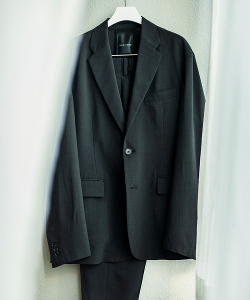 ADAM ET ROPE'(アダムエロペ)の「【COVEROSS/カバロス】テーラードジャケット×イージースラックス セットアップ(セットアップ・メンズ・ネイビー/ブラック/カーキ・S/M/L)」の2枚目の写真