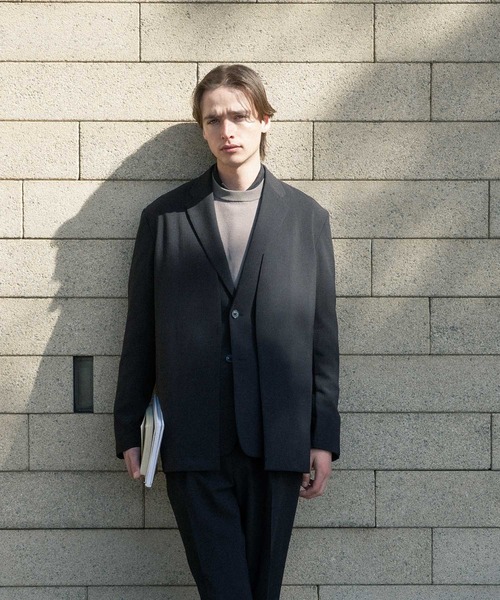 ADAM ET ROPE'(アダムエロペ)の「【COVEROSS/カバロス】テーラードジャケット×イージースラックス セットアップ(セットアップ・メンズ・ネイビー/ブラック/カーキ・S/M/L)」の6枚目の写真