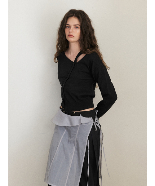 ETMON(エトモン)の「Cut-Out Diagonal Knit Cardigan, Black(カーディガン/ボレロ・レディース・その他・FREE)」の2枚目の写真