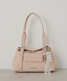 Chico | チャーム付き横長ベルトハンドルバッグ(ボストンバッグ)