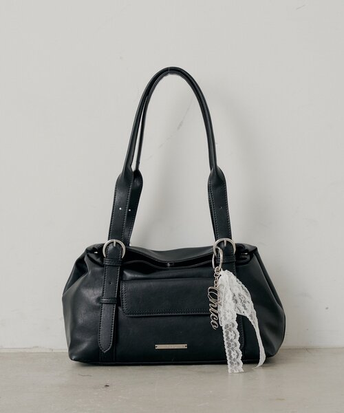 Chico(チコ)の「チャーム付き横長ベルトハンドルバッグ(ボストンバッグ・レディース・ブラック/アイボリー/ピンク系その他3/ベージュ系その他3・FREE)」の19枚目の写真