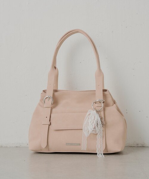 Chico(チコ)の「チャーム付き横長ベルトハンドルバッグ(ボストンバッグ・レディース・ブラック/アイボリー/ピンク系その他3/ベージュ系その他3・FREE)」の12枚目の写真