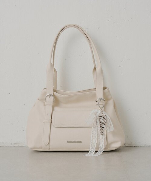 Chico(チコ)の「チャーム付き横長ベルトハンドルバッグ(ボストンバッグ・レディース・ブラック/アイボリー/ピンク系その他3/ベージュ系その他3・FREE)」の13枚目の写真