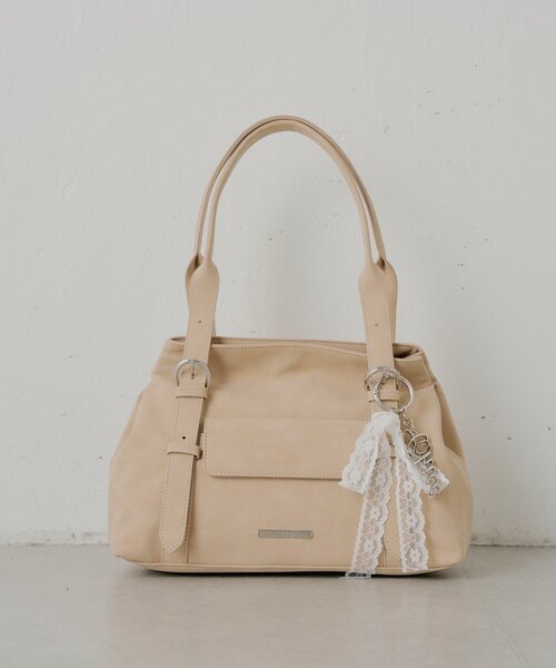 Chico(チコ)の「チャーム付き横長ベルトハンドルバッグ(ボストンバッグ・レディース・ブラック/アイボリー/ピンク系その他3/ベージュ系その他3・FREE)」の14枚目の写真