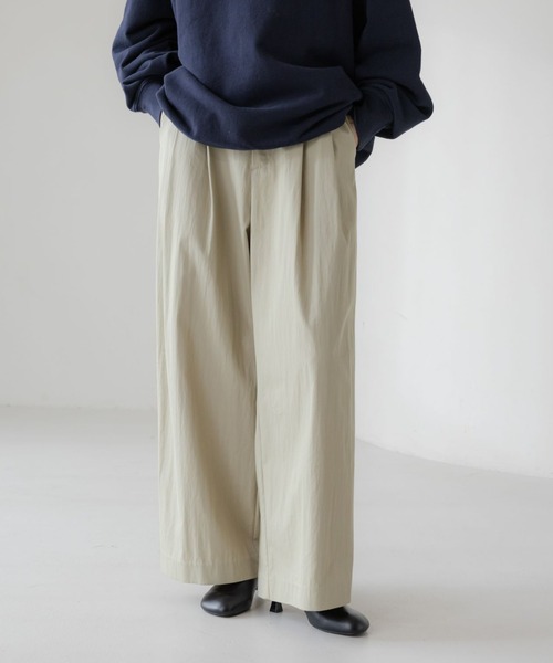 LOWRYS FARM(ローリーズファーム)の「C/Nタックワイドパンツ 639540(その他パンツ・レディース・ベージュ/ネイビー・LARGE/MEDIUM)」の1枚目の写真