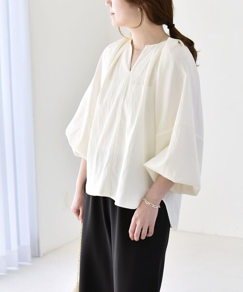 quaranciel(カランシエル)の「quaranciel:〈洗濯機可能〉ツイル スキッパー ボリューム ブラウス(シャツ/ブラウス・レディース・ホワイト/ブルー・ONE SIZE)」の15枚目の写真