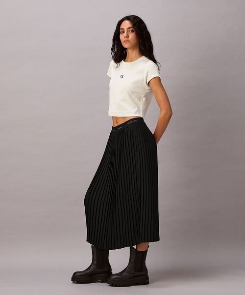Calvin Klein(カルバン・クライン)の「クロップドショートスリーブリブTシャツ(Tシャツ/カットソー・レディース・アイボリー/ブラック・S/XS/M)」の4枚目の写真