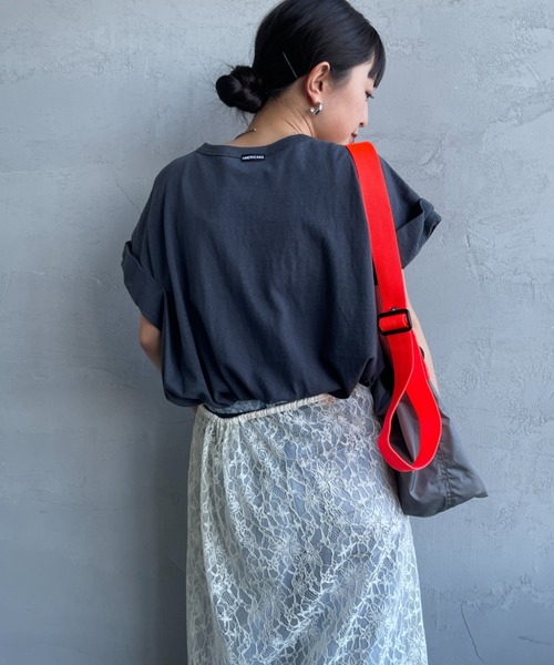 AMERICANA（アメリカーナ）の「【WEB先行予約】[Americana/アメリカーナ] 別注 AMRCNA ラウンドヘム ロゴプリントTシャツ（Tシャツ/カットソー・レディース・カーキ/ホワイト/スミクロ・ONE SIZE）」の22枚目の写真