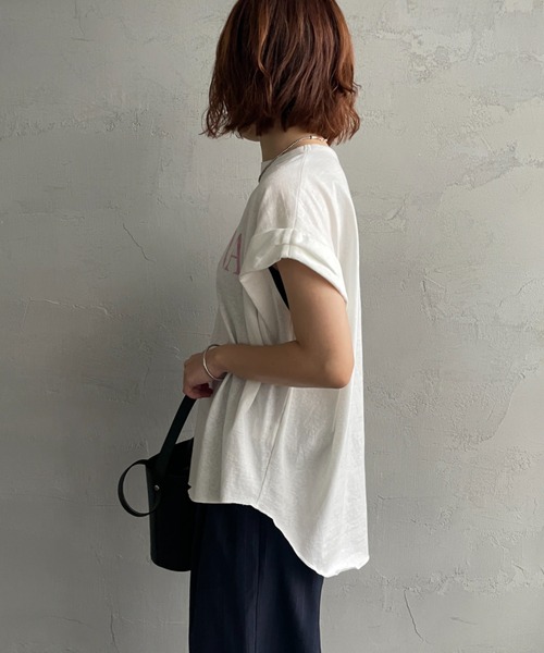 AMERICANA（アメリカーナ）の「【WEB先行予約】[Americana/アメリカーナ] 別注 AMRCNA ラウンドヘム ロゴプリントTシャツ（Tシャツ/カットソー・レディース・カーキ/ホワイト/スミクロ・ONE SIZE）」の12枚目の写真