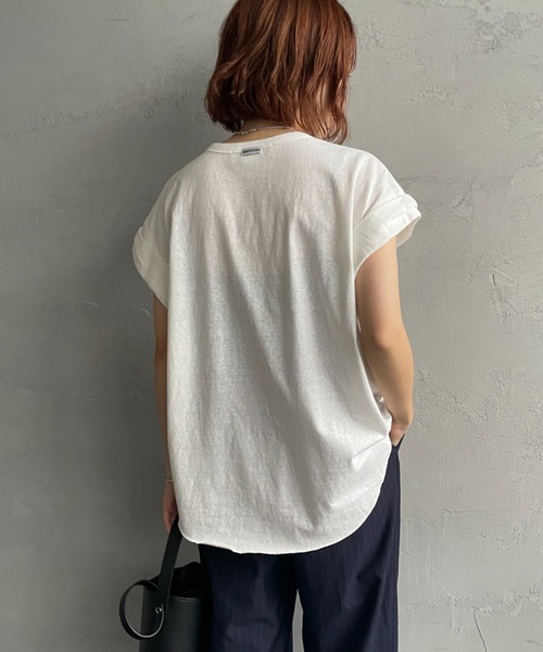 AMERICANA（アメリカーナ）の「【WEB先行予約】[Americana/アメリカーナ] 別注 AMRCNA ラウンドヘム ロゴプリントTシャツ（Tシャツ/カットソー・レディース・カーキ/ホワイト/スミクロ・ONE SIZE）」の13枚目の写真