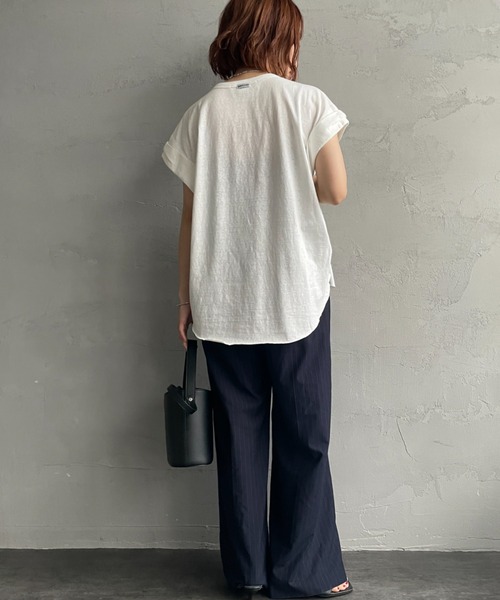 AMERICANA（アメリカーナ）の「【WEB先行予約】[Americana/アメリカーナ] 別注 AMRCNA ラウンドヘム ロゴプリントTシャツ（Tシャツ/カットソー・レディース・カーキ/ホワイト/スミクロ・ONE SIZE）」の16枚目の写真