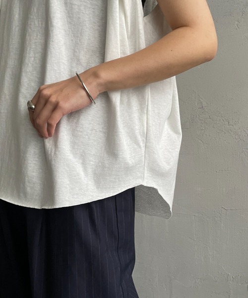 AMERICANA（アメリカーナ）の「【WEB先行予約】[Americana/アメリカーナ] 別注 AMRCNA ラウンドヘム ロゴプリントTシャツ（Tシャツ/カットソー・レディース・カーキ/ホワイト/スミクロ・ONE SIZE）」の19枚目の写真