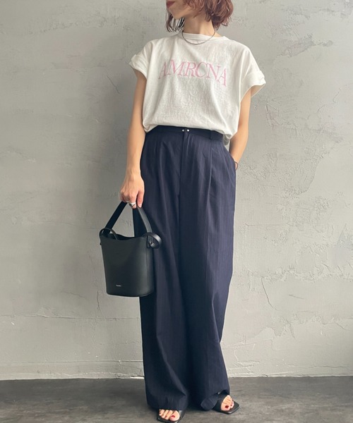 AMERICANA（アメリカーナ）の「【WEB先行予約】[Americana/アメリカーナ] 別注 AMRCNA ラウンドヘム ロゴプリントTシャツ（Tシャツ/カットソー・レディース・カーキ/ホワイト/スミクロ・ONE SIZE）」の4枚目の写真