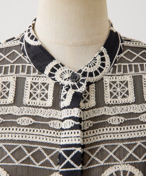 ear PAPILLONNER（イアパピヨネ）の「シアー刺繍ブラウス【SUM1 STYLE】（シャツ/ブラウス・レディース・ホワイト/ブラック・FREE）」の6枚目の写真