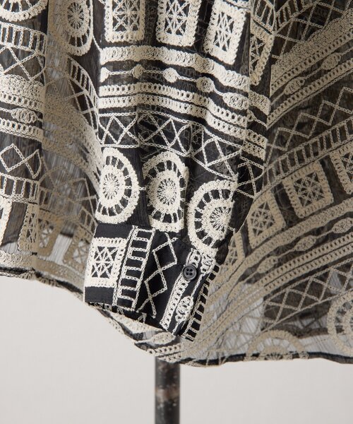 ear PAPILLONNER（イアパピヨネ）の「シアー刺繍ブラウス【SUM1 STYLE】（シャツ/ブラウス・レディース・ホワイト/ブラック・FREE）」の4枚目の写真