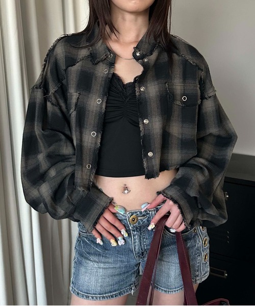 sedacle girl（セダクルガール）の「クロップドウエスタンシャツ（シャツ/ブラウス・レディース・チャコールグレー/オフホワイト・MEDIUM/SMALL）」の2枚目の写真