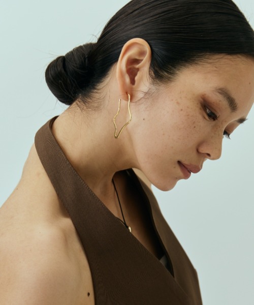 DRWCYS（ドロシーズ）の「ウェーブニュアンスピアス（ピアス（両耳用）・レディース・ゴールド/シルバー・FREE）」の11枚目の写真