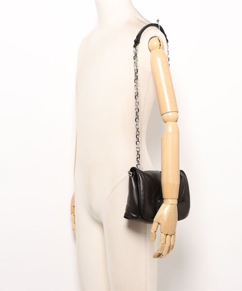 Maison Margiela(メゾンマルジェラ)の「Maison Margiela GLAM SLAM FLAP SMALL(ショルダーバッグ・レディース・ブラック・FREE)」の2枚目の写真