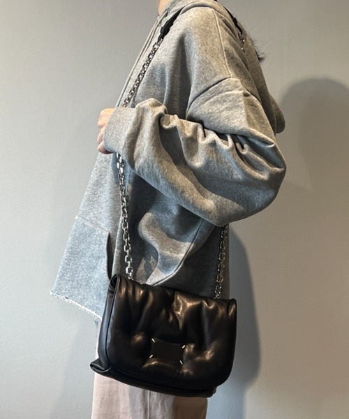 Maison Margiela(メゾンマルジェラ)の「Maison Margiela GLAM SLAM FLAP SMALL(ショルダーバッグ・レディース・ブラック・FREE)」の1枚目の写真