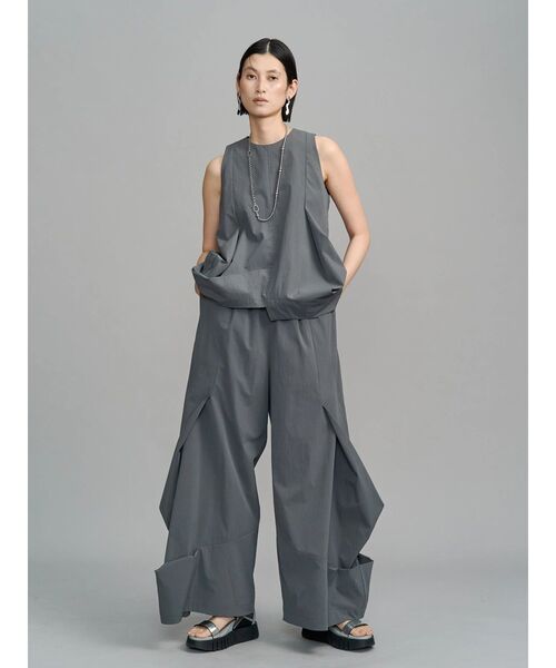 UN3D.（アンスリード）の「ROUND BOX COCOON TOP / ラウンドボックスコクーントップ（シャツ/ブラウス・レディース・ブルー/グレー/ブラック/ホワイト・38/36）」の22枚目の写真