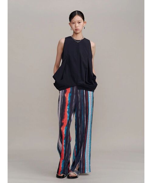 UN3D.（アンスリード）の「ROUND BOX COCOON TOP / ラウンドボックスコクーントップ（シャツ/ブラウス・レディース・ブルー/グレー/ブラック/ホワイト・38/36）」の7枚目の写真