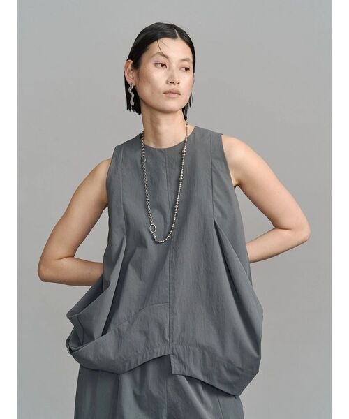 UN3D.（アンスリード）の「ROUND BOX COCOON TOP / ラウンドボックスコクーントップ（シャツ/ブラウス・レディース・ブルー/グレー/ブラック/ホワイト・38/36）」の3枚目の写真