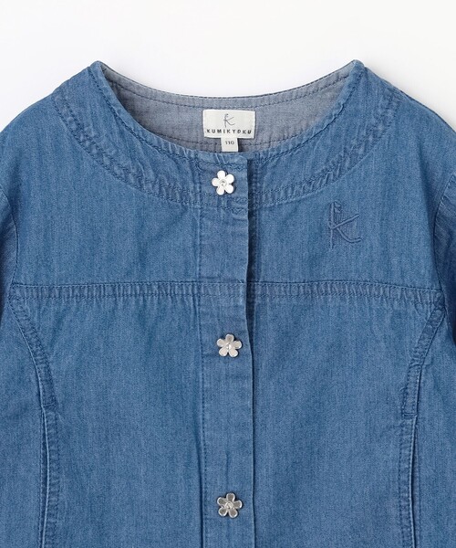 組曲（クミキョク）の「【110-140㎝】 フラワーボタンデニムジャケット（デニムジャケット・キッズ・ネイビー系・110/120/130/140）」の5枚目の写真