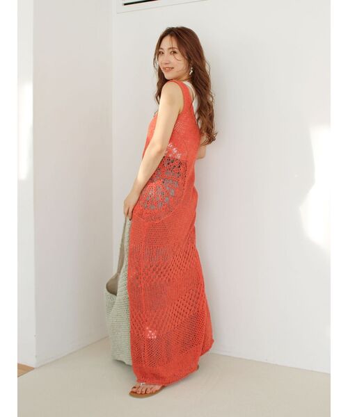 Ungrid(アングリッド)の「透かし編みノースリニットワンピース(ワンピース・レディース・その他1/オレンジ/アイボリー・FREE)」の9枚目の写真