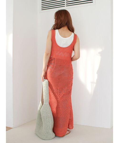Ungrid(アングリッド)の「透かし編みノースリニットワンピース(ワンピース・レディース・その他1/オレンジ/アイボリー・FREE)」の10枚目の写真