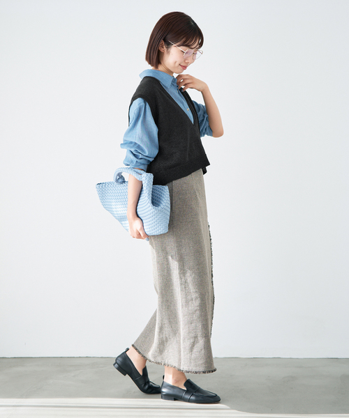 IENA（イエナ）の「コットンwashiニットベスト（ベスト・レディース・ブラック/カーキ・FREE）」の13枚目の写真